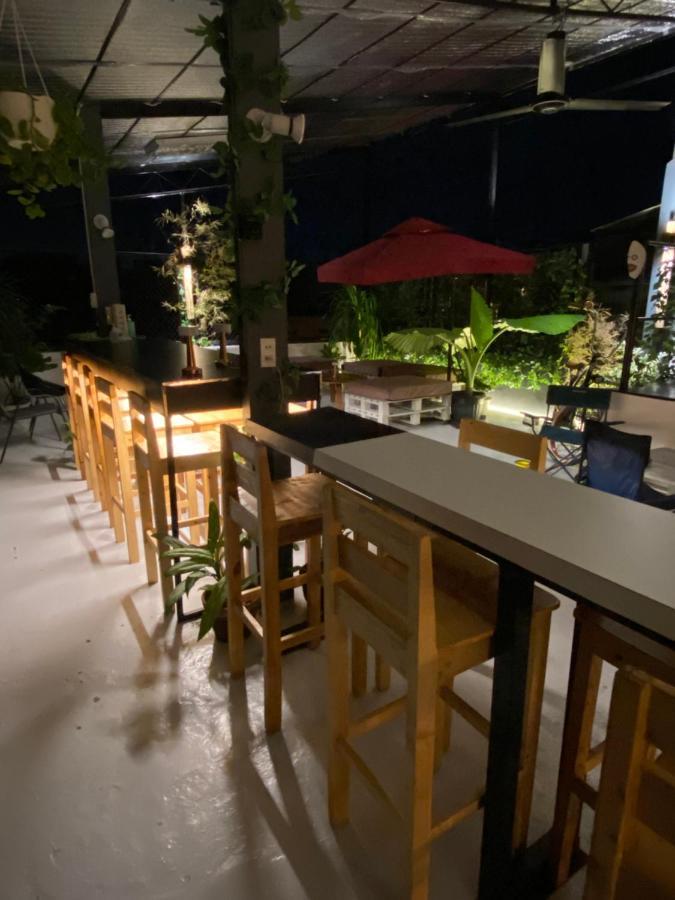 Lime Lite Manila Hostel Makati City Ngoại thất bức ảnh