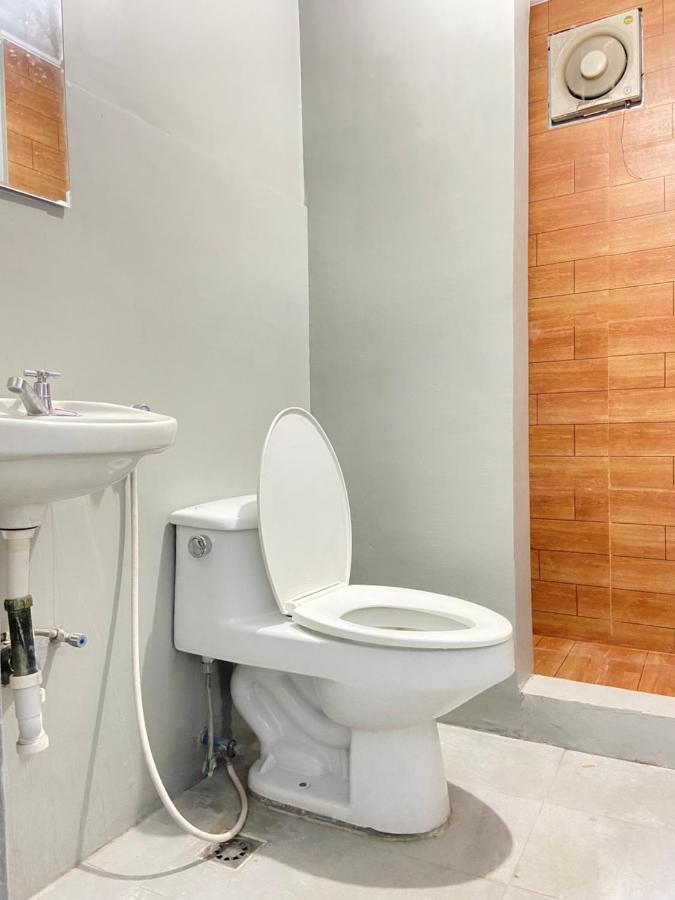Lime Lite Manila Hostel Makati City Ngoại thất bức ảnh
